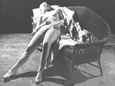 ジョージ・シーガル「赤い籐椅子の少女」 